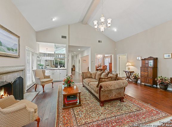 5th image of 45 Campden Cir