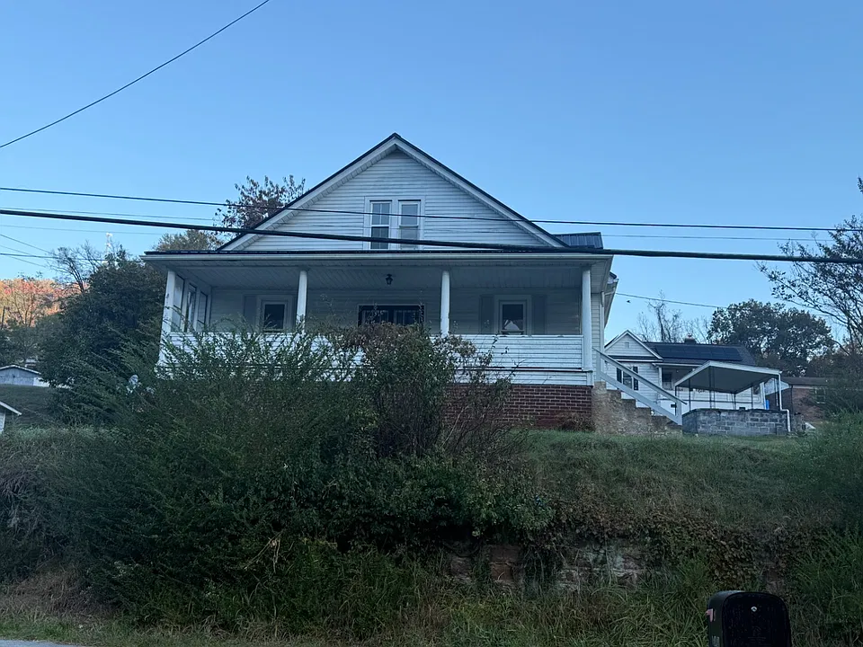 779 W Jackson St