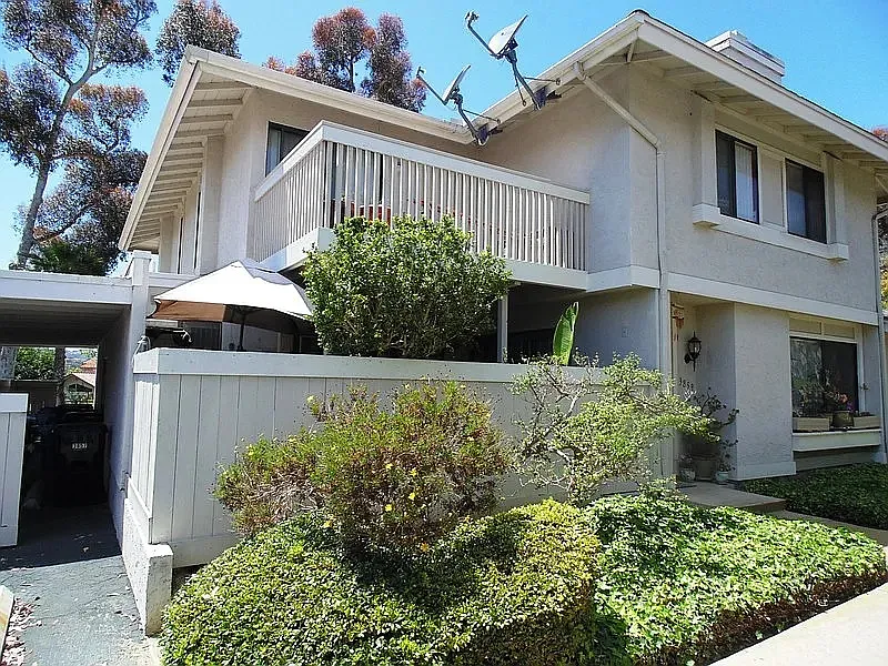 3 bed, 2.5 bath, 1380 sqft, $4,200 — Photo 1