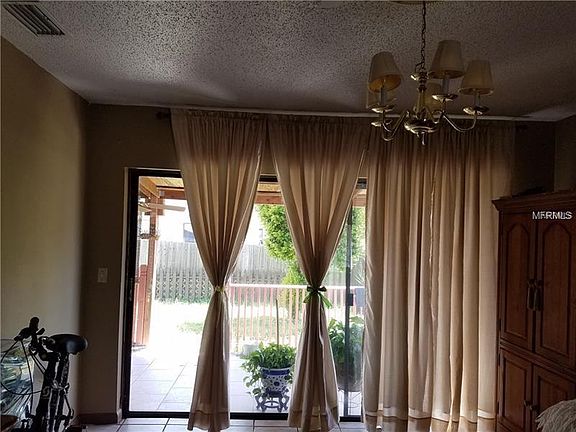 3rd image of 10558 Parkcrest Dr