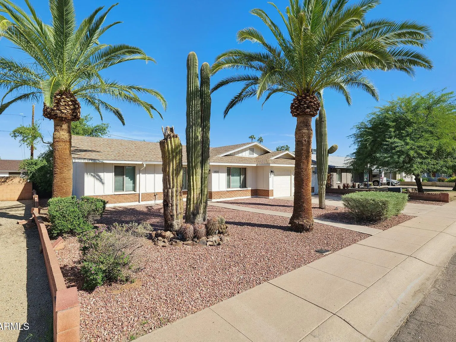 4 bed, 2.0 bath, 1699 sqft, $3,000 — Photo 2