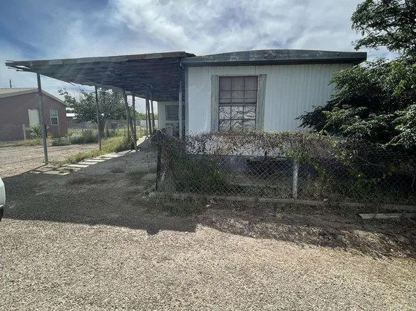 849 S Martinez Rd, Pecos, TX 79772