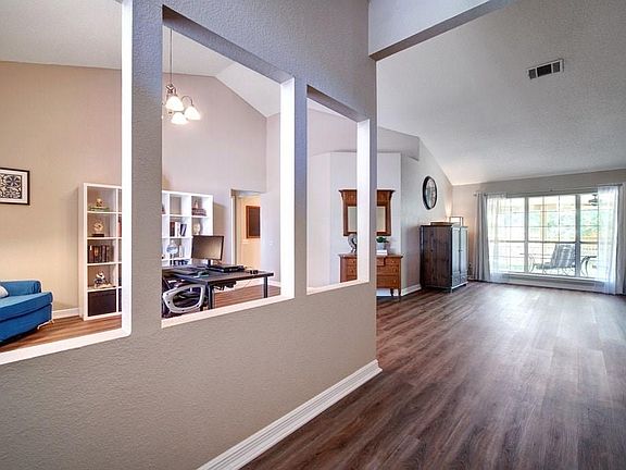 4th image of 16308 Rockgate Dr