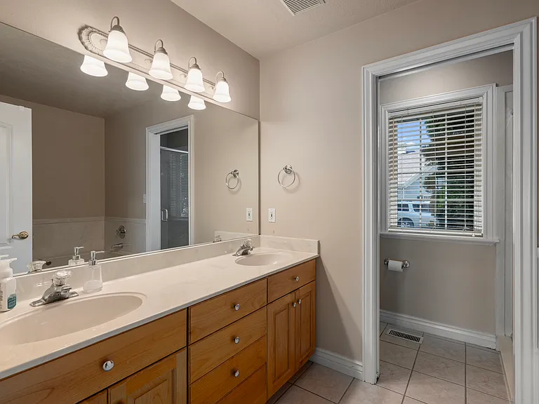 Primary Bedroom Bathroom - Main Floor