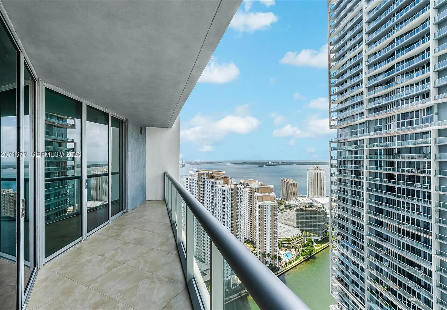 Iconbrickell Condo No 1 — Photo 1