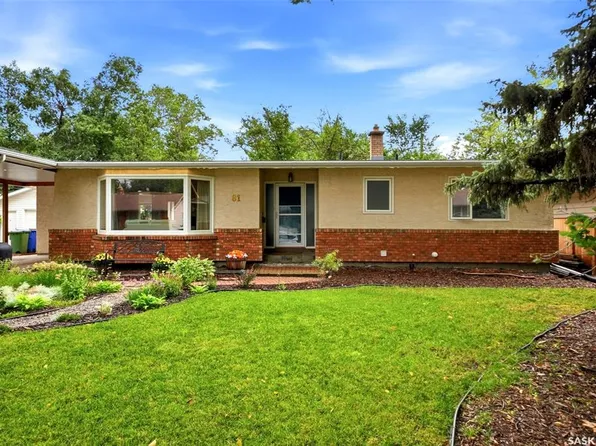 81 Dolphin BAY, Regina, SK S4S 4Z9