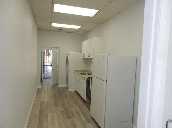 22141 Sherman Way, Canoga Park, CA 91303