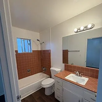 423 W 21st St #10 — Photo 9