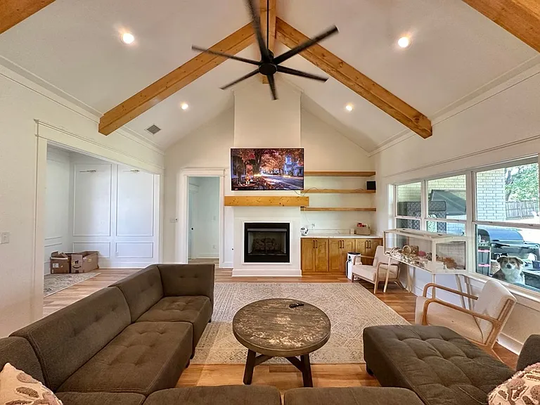 15849 Avery Ln — Photo 4