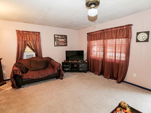 5th image of 204 Penny Ln
