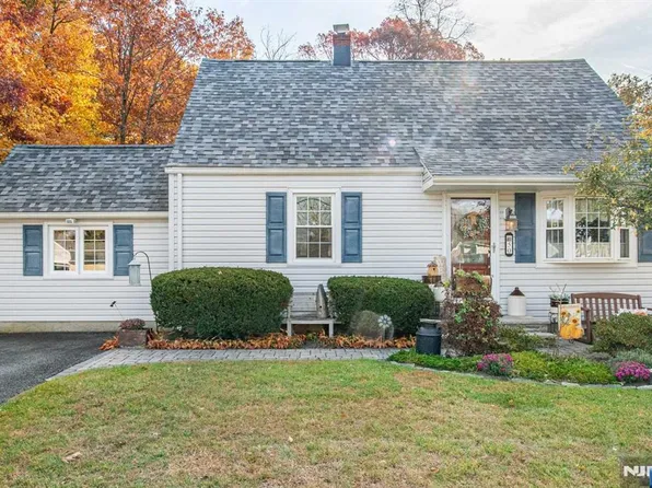 50 4th Ave, Wanaque, NJ 07465