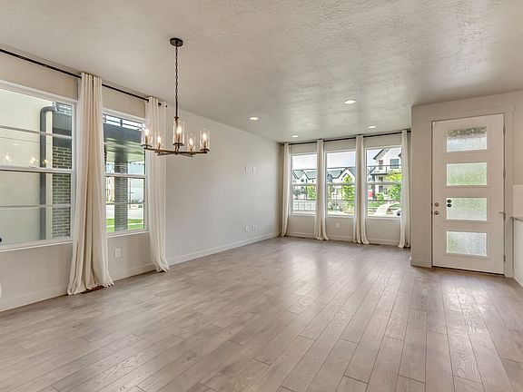 4th image of 2412 N Sunmore Way