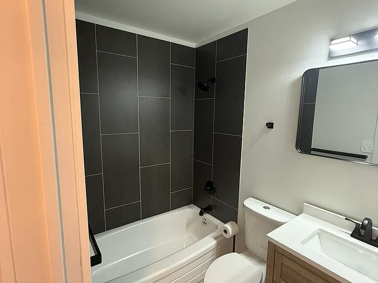 2514 Newton Ave — Photo 5