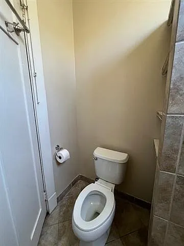 406 Hillary St — Photo 13