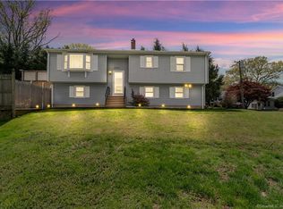 21 Lancaster St, Watertown, CT 06779