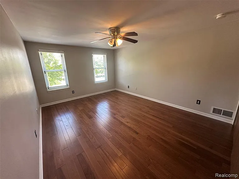 7534 Charrington Dr — Photo 13