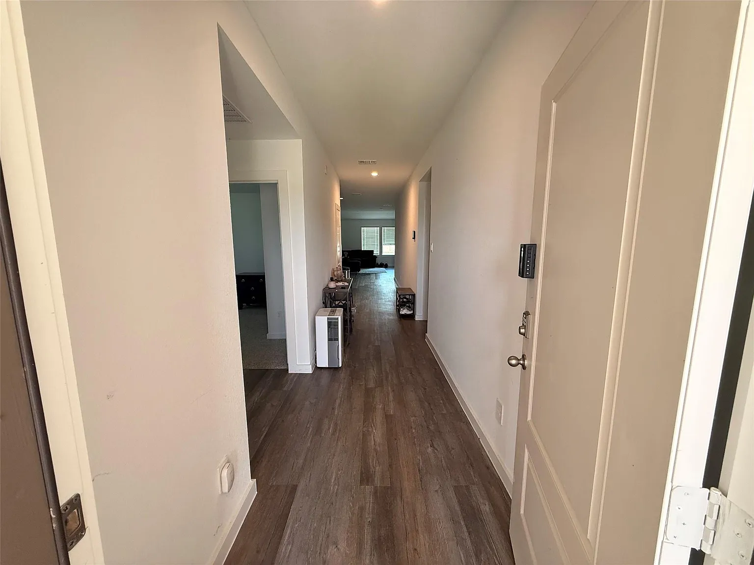 4 bed, 2.0 bath, 1812 sqft, $2,350 — Photo 4