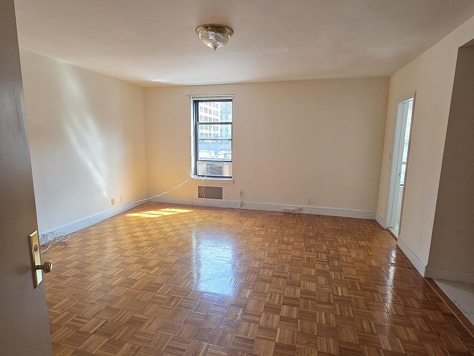 2nd image of 202 Riverside Dr APT 7