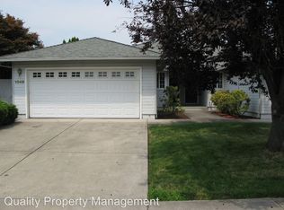 1049 Hopkins Rd, Central Point, OR 97502