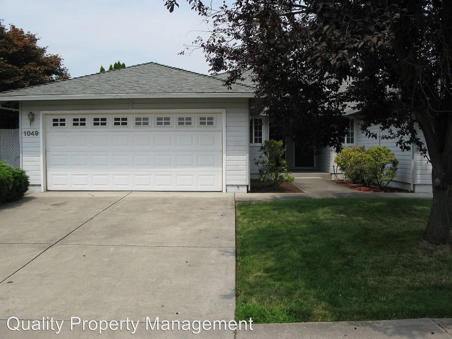 1049 Hopkins Rd photo 1