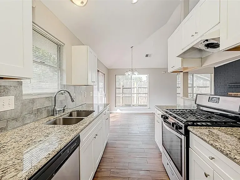 16938 Enchanted Cir E — Photo 7