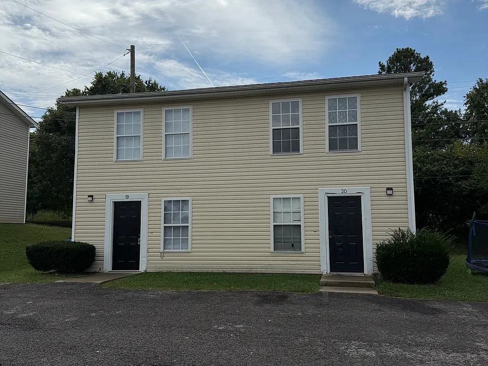 32-34 E Madison Ave
