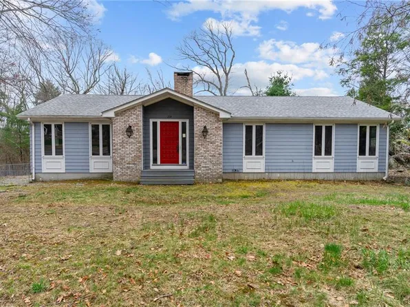 214 Mountaindale Rd, Smithfield, RI 02917