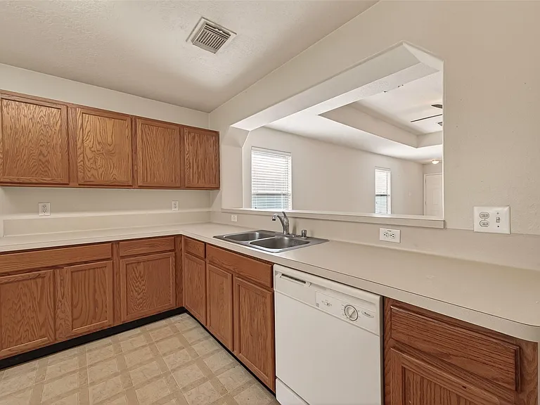 19119 Yaupon Ranch Dr — Photo 16