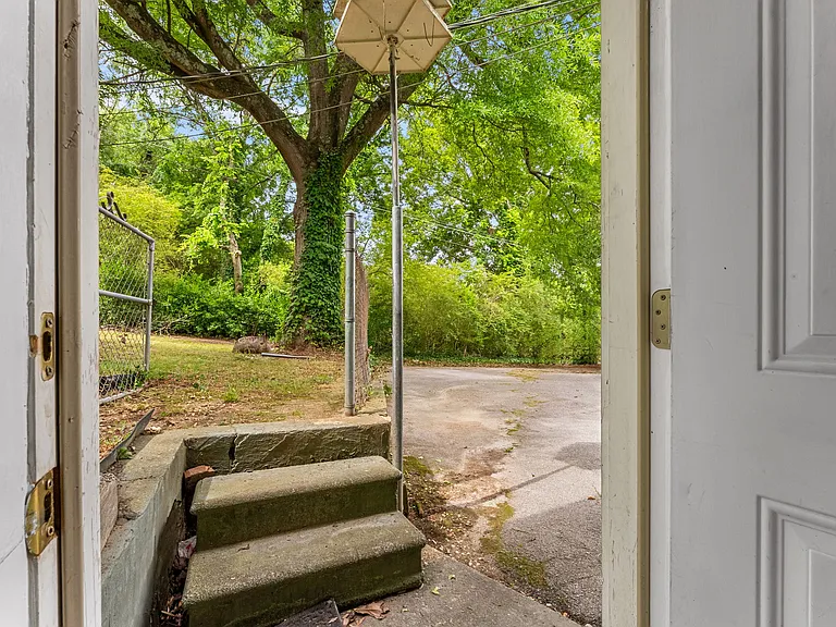 7166 Holland Ln — Photo 31