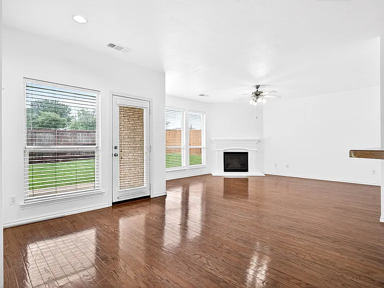4841 Jodi Dr — Photo 3