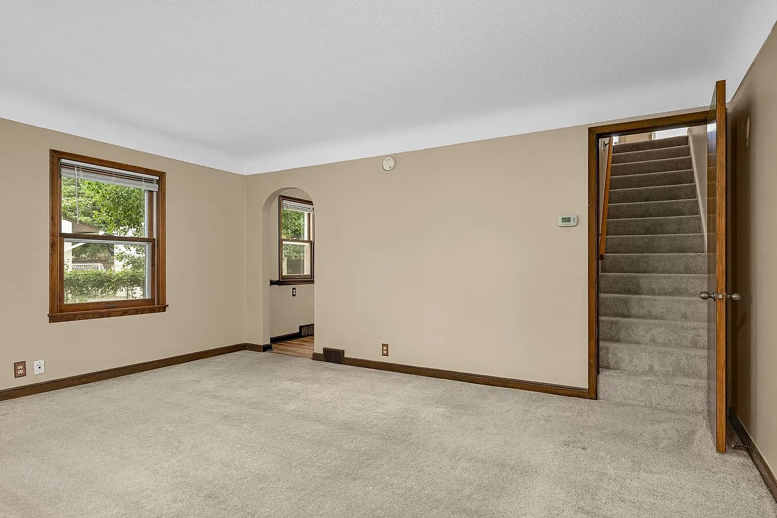 3 bed, 1.5 bath, 2200 sqft, $1,975 — Photo 3