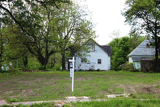 2nd image of 932 N Gilbert St