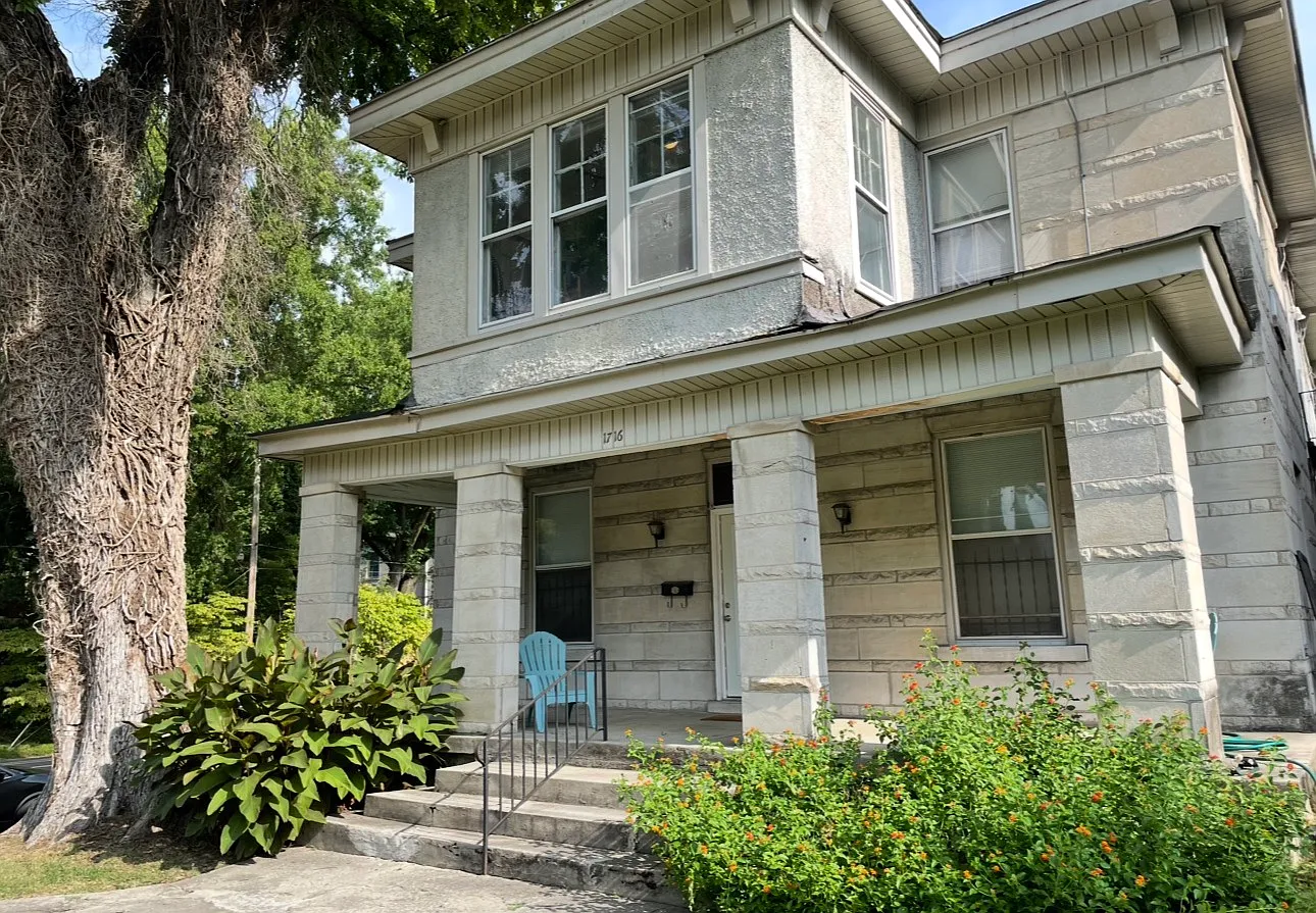 1 bed, 900 sqft, $900 — Photo 1