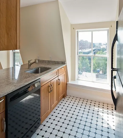42 W Newton St #A-26 — Photo 3
