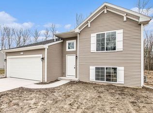 2675 Hawk Ridge Ct SE, Kentwood, MI 49508