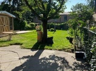 11 Hillside Dr, Toronto, ON M4K 2M1