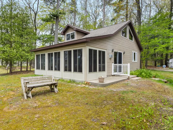 63 Piney Rd, Manistee, MI 49660