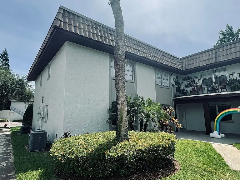 53 Windtree Ln #G102 — Photo 2