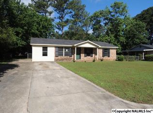 1013 Hillwood Dr SW, Decatur, AL 35601