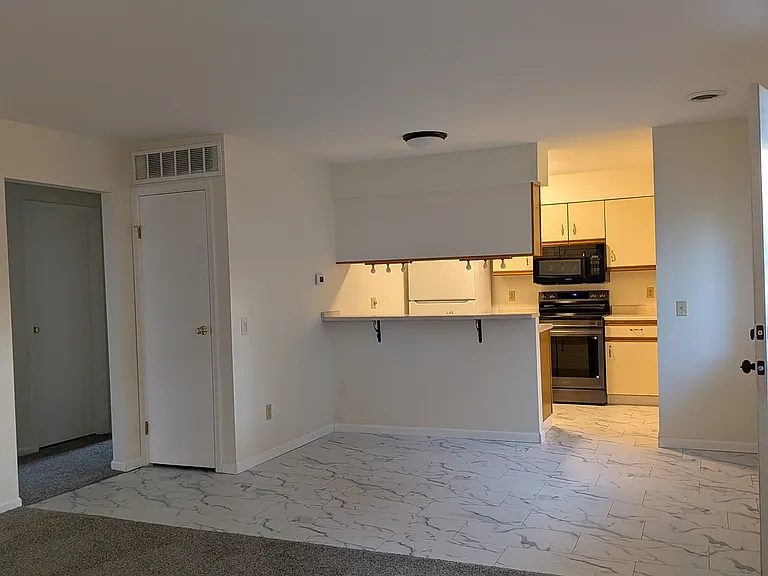 Milrace Dr — Photo 3