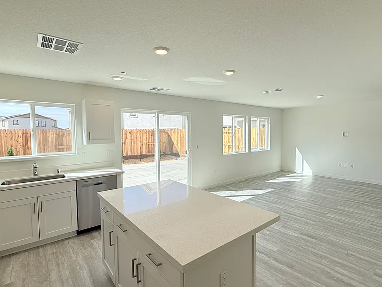 516 Foxtail Ct — Photo 10