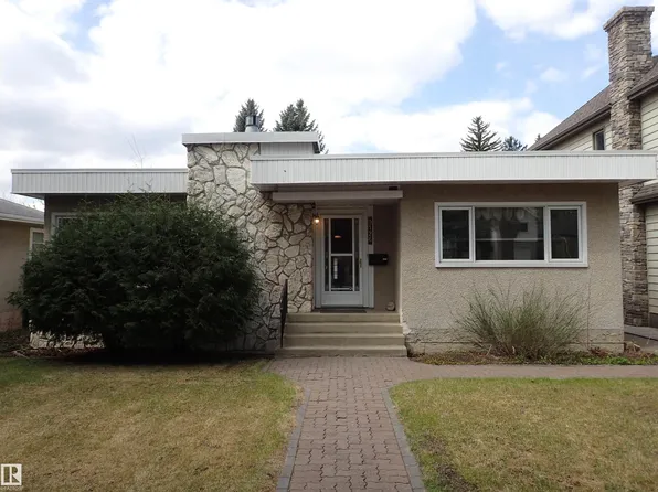 9126 117th St NW, Edmonton, AB T6G 1R9