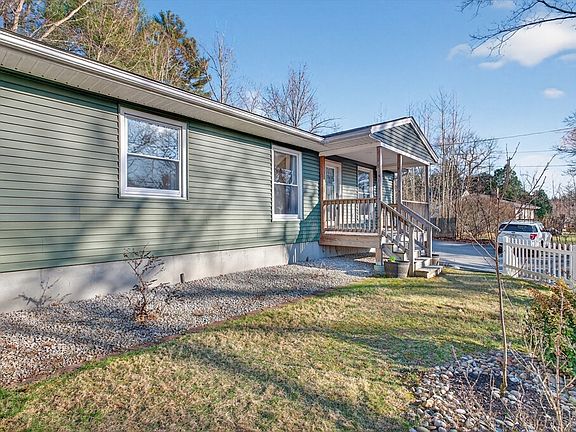 3rd image of 35 Dudley Rd