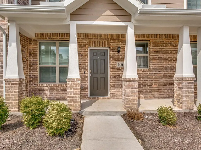 3405 Cricket Dr — Photo 2