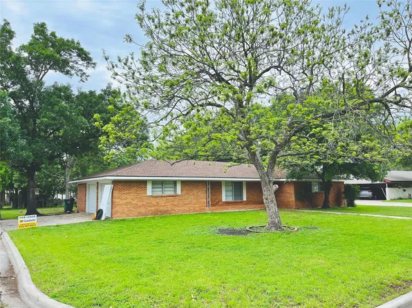 811 Vogel Dr, Lockhart, TX 78644