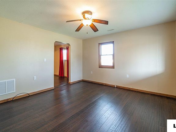 2nd image of 254 E Lincoln St