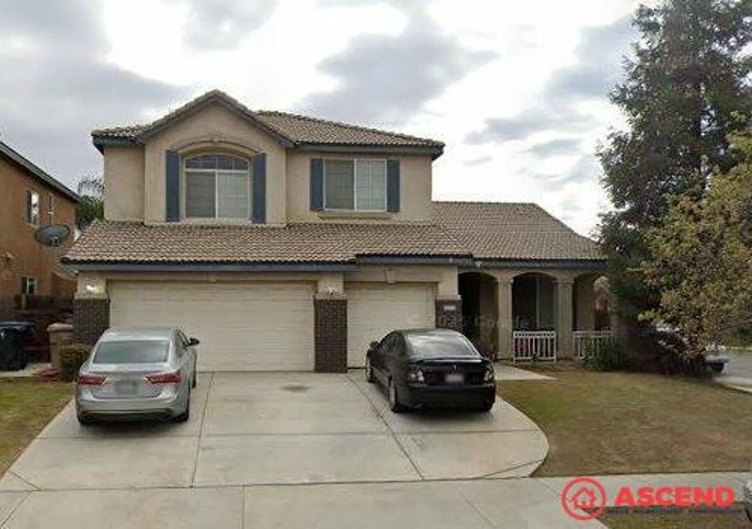 Spacious 5BD/3BA Two-Story Home with Fireplaces and a Big Backyard! — Photo 1