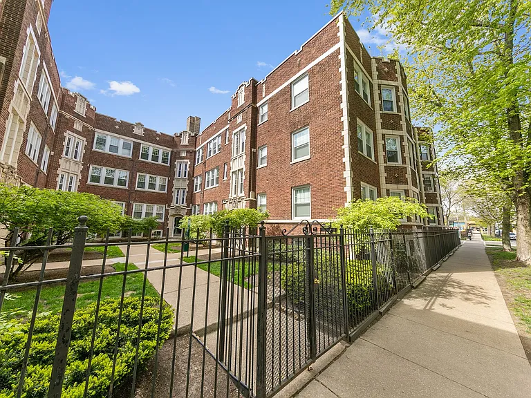 6035-6045 N Winthrop Ave #1055-1067 — Photo 3