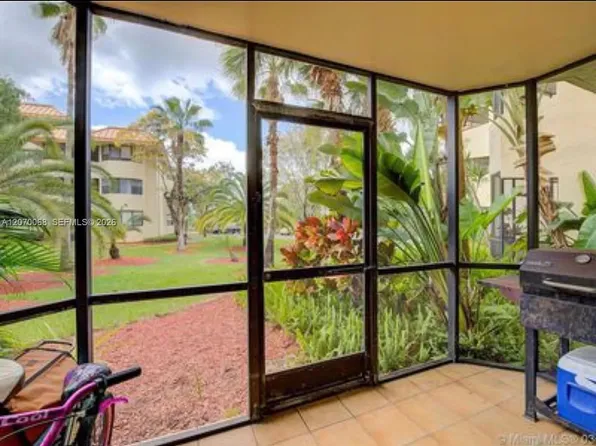 7401 NW 16th St #108, Plantation, FL 33313