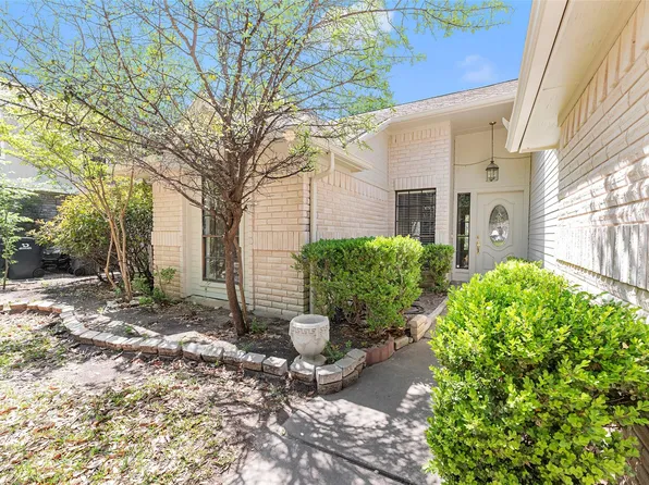 16318 Spotted Eagle Dr, Leander, TX 78641